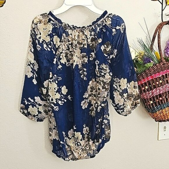 Express Women's Blouse Size XS Sheer Blue Floral Bohemian Flowy Pleated Office - Picture 11 of 12
